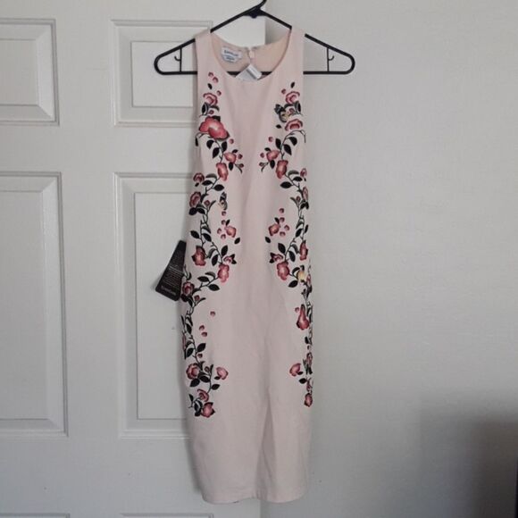 Bebe Floral Embroidered Midi Dress - Picture 4 of 9